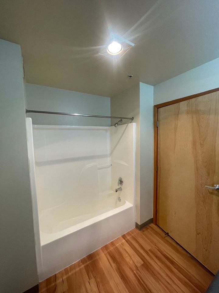 1040 NW 10th Ave - Photo 7 of 50