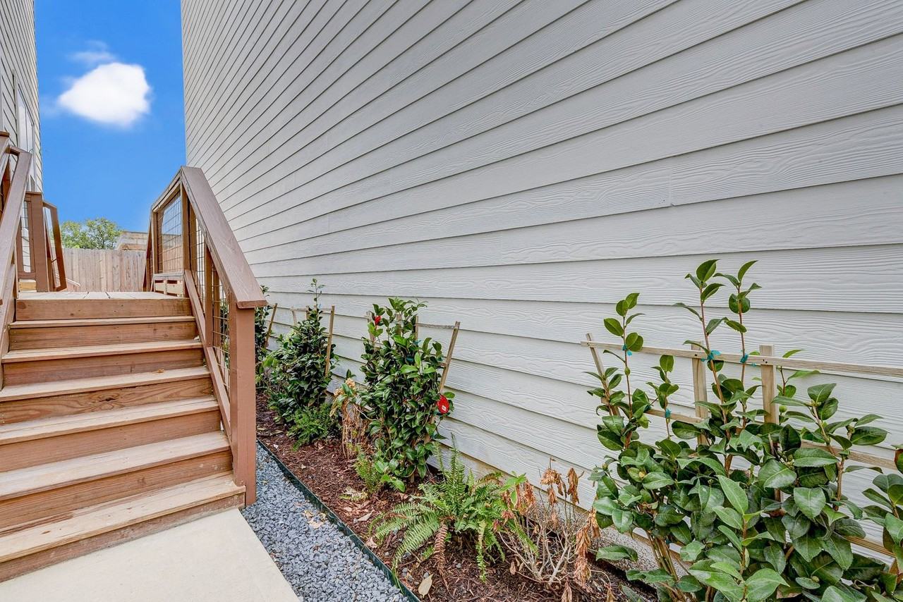 2516 Ohsfeldt St - Photo 3 of 27