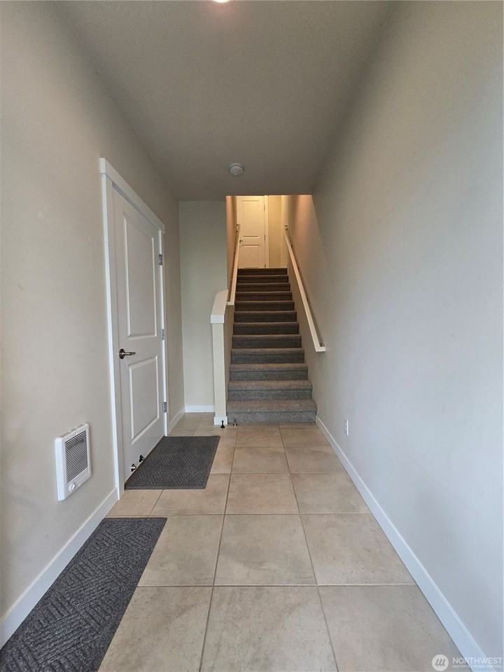 7006 134th Court Southeast #B - Photo 2 of 29