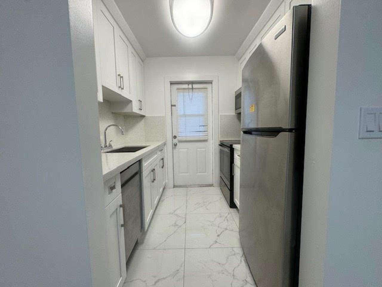 500 S Crescent Dr Hollywood, FL 33021 - Photo 3 of 7