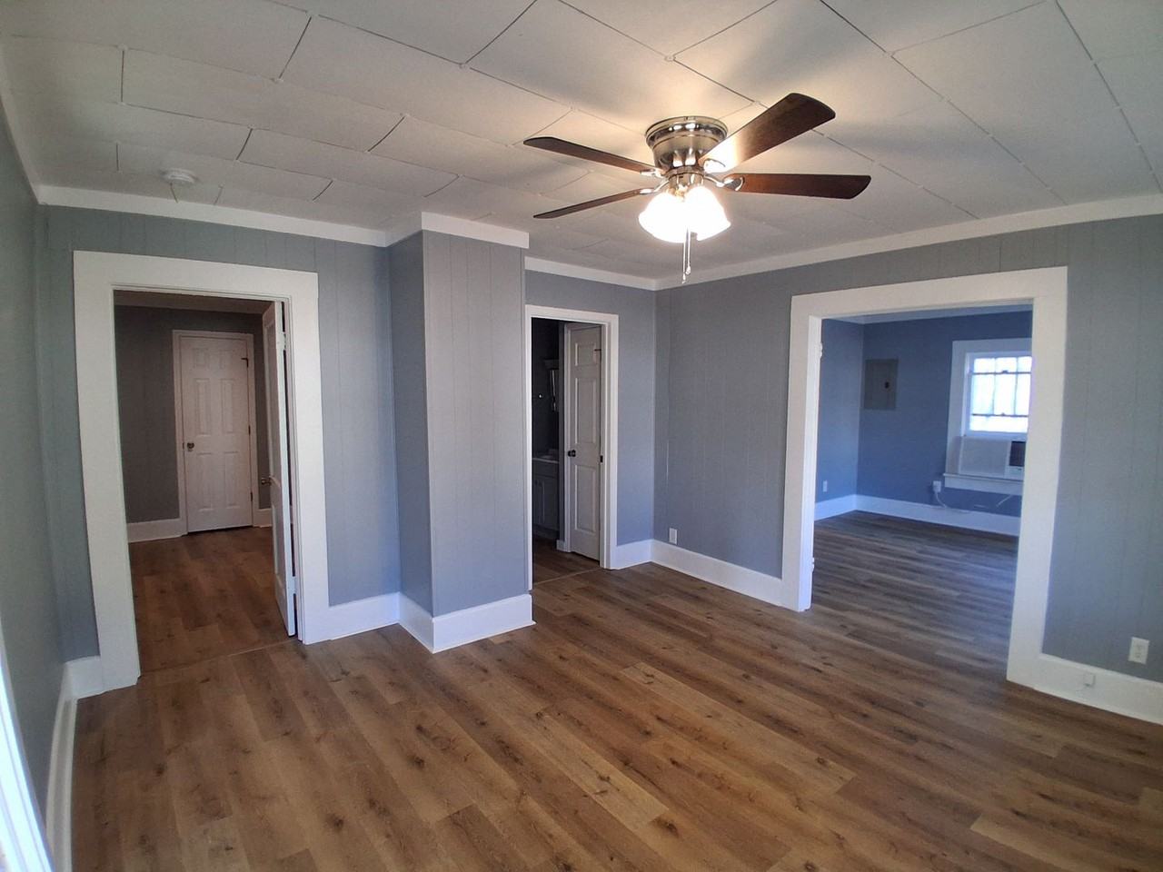 504 Pulaski Ave - Photo 5 of 32