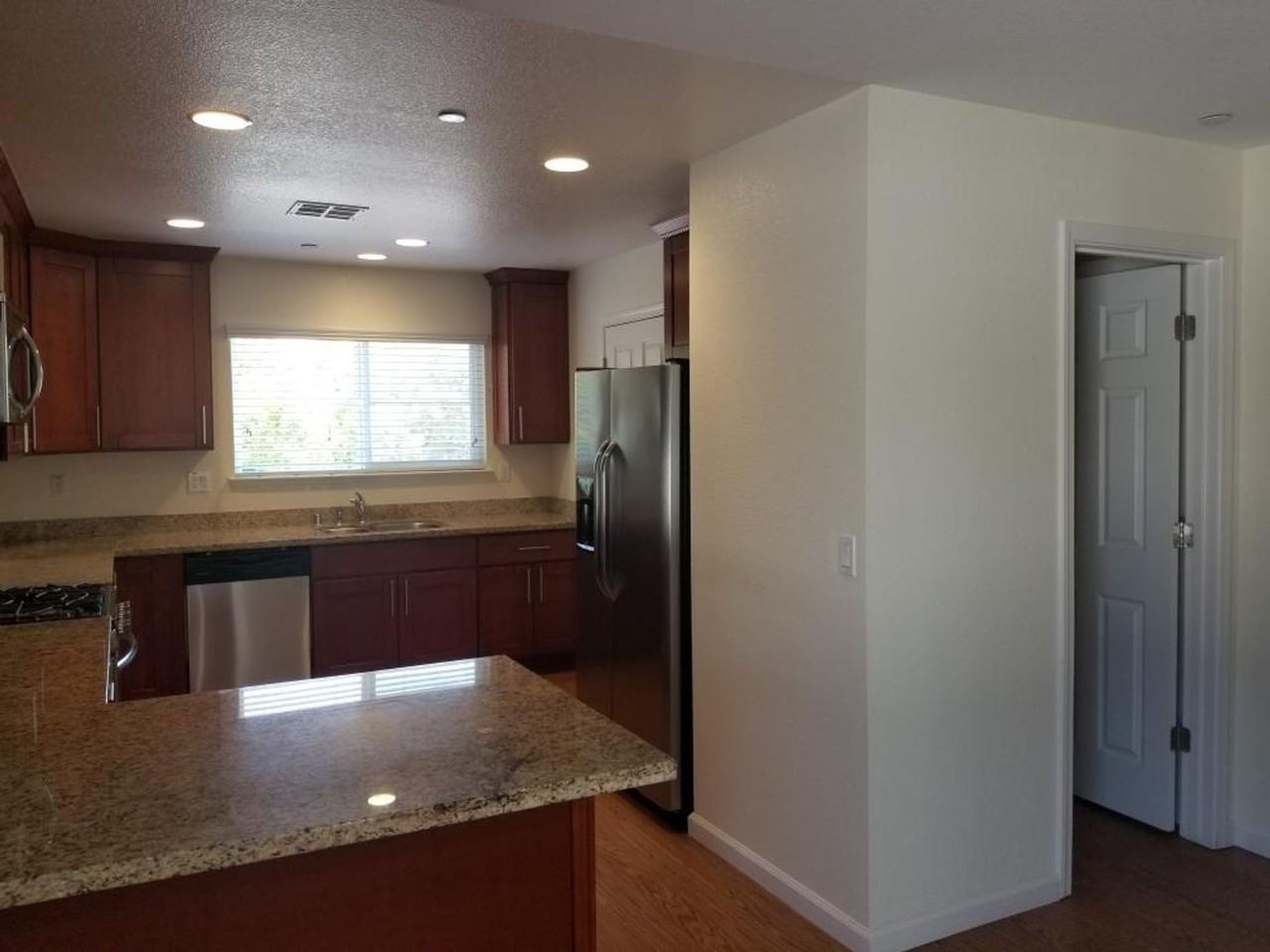 5499 Carlson Dr Sacramento CA - Photo 2 of 11