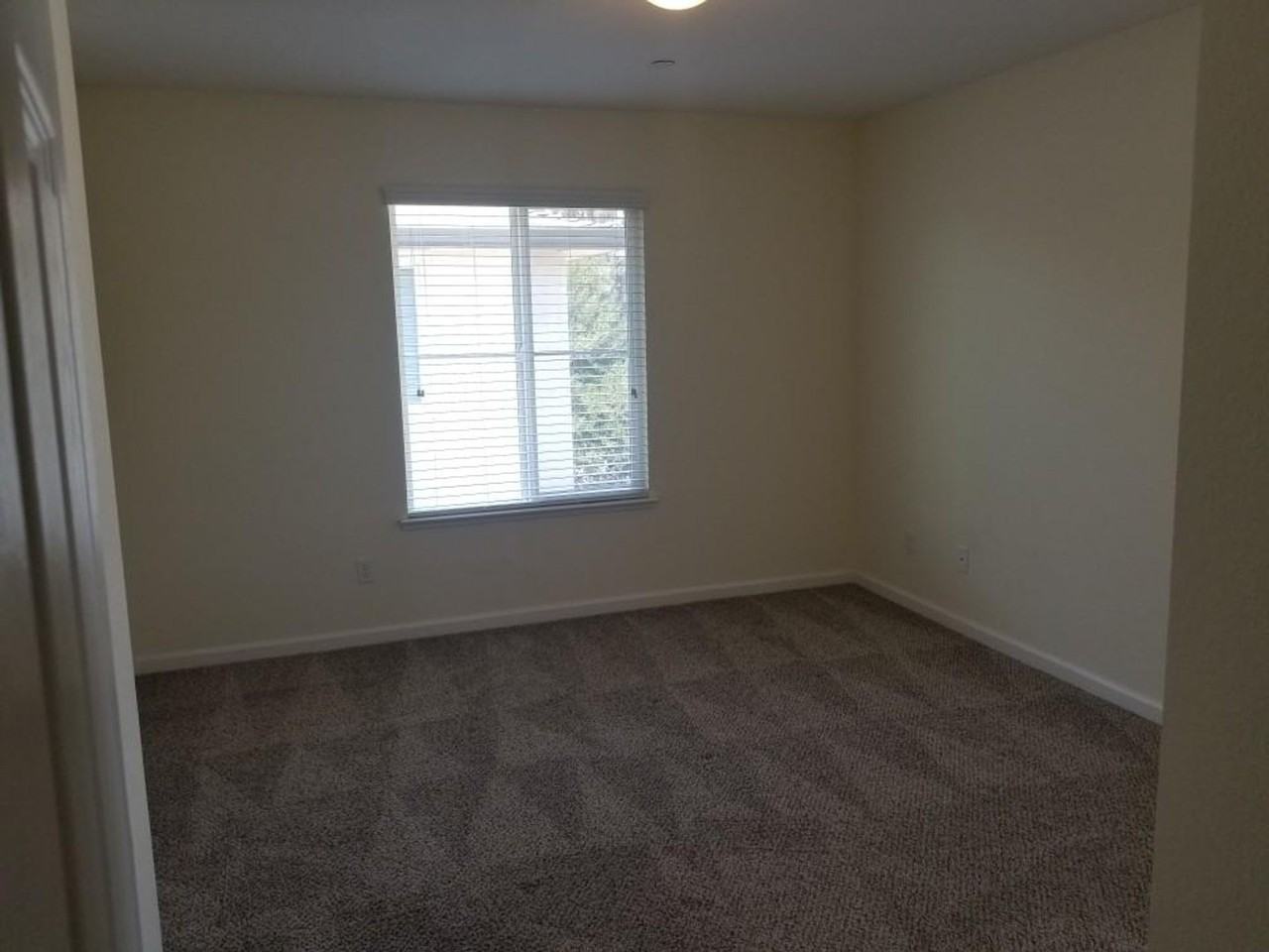 5499 Carlson Dr Sacramento CA - Photo 6 of 11