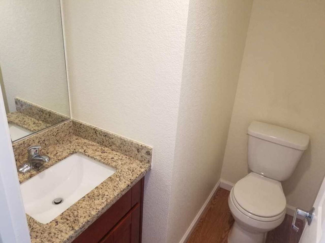 5499 Carlson Dr Sacramento CA - Photo 7 of 11