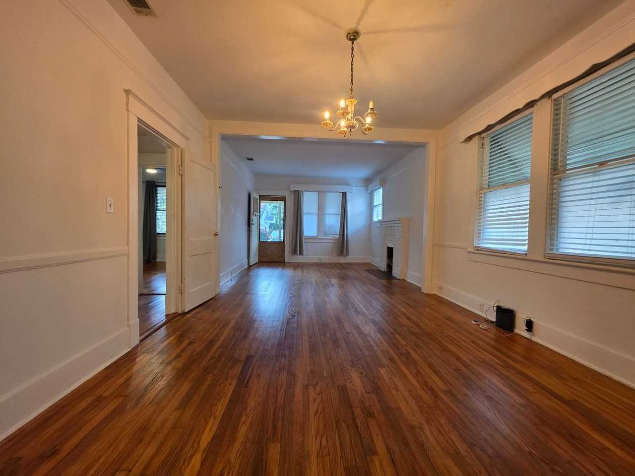 1118 E 39th St - Photo 3 of 13