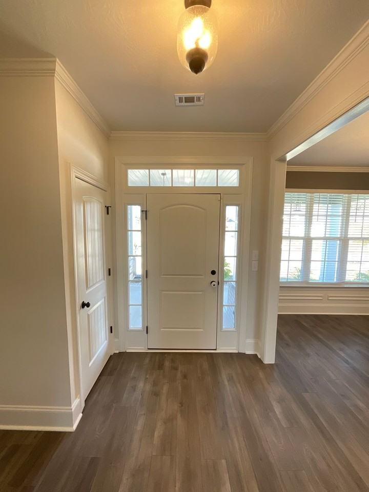 883 Lynbrook Ct - Photo 2 of 26