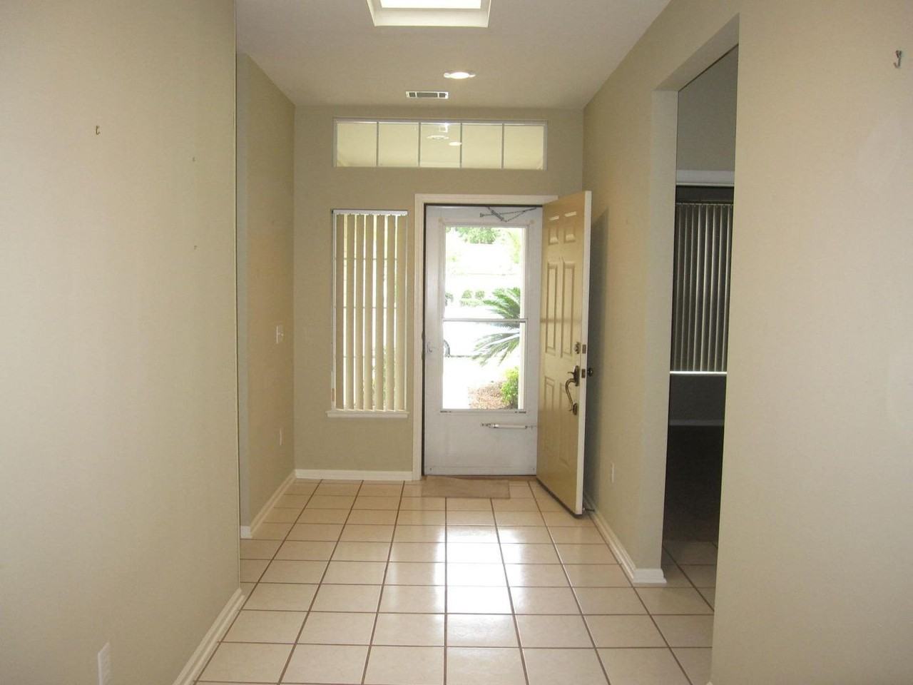 110 Commodore Dupont St - Photo 3 of 15