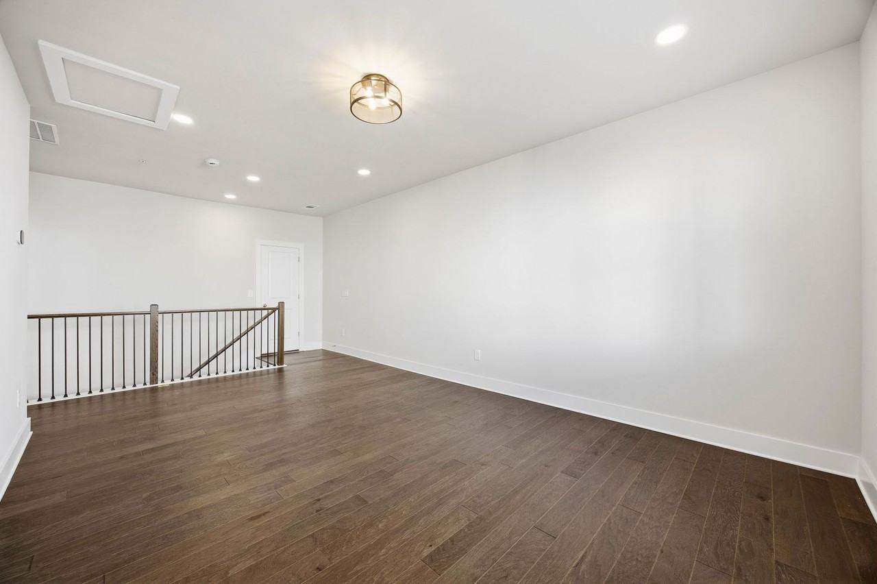 1244 Winterhaven Dr - Photo 5 of 31