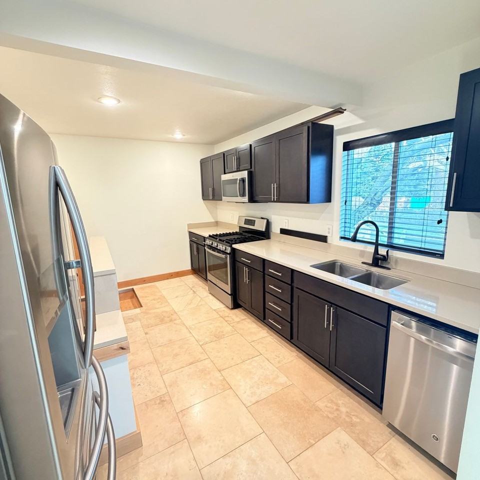 3025 E 15th Ave - Photo 5 of 17