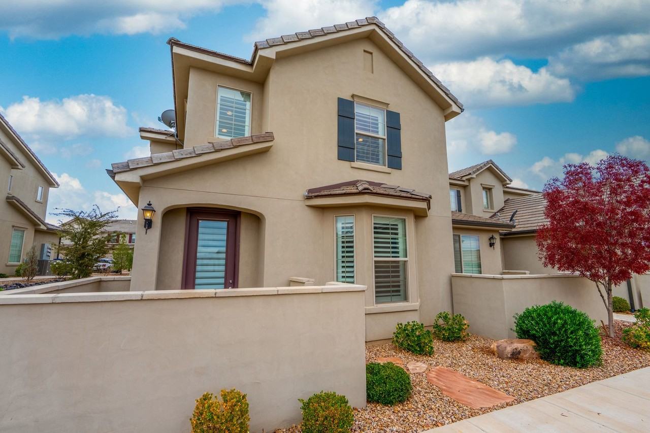 3665 S Sochi Ln - Photo 3 of 42