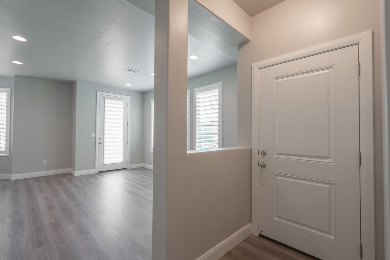 3665 S Sochi Ln - Photo 6 of 42