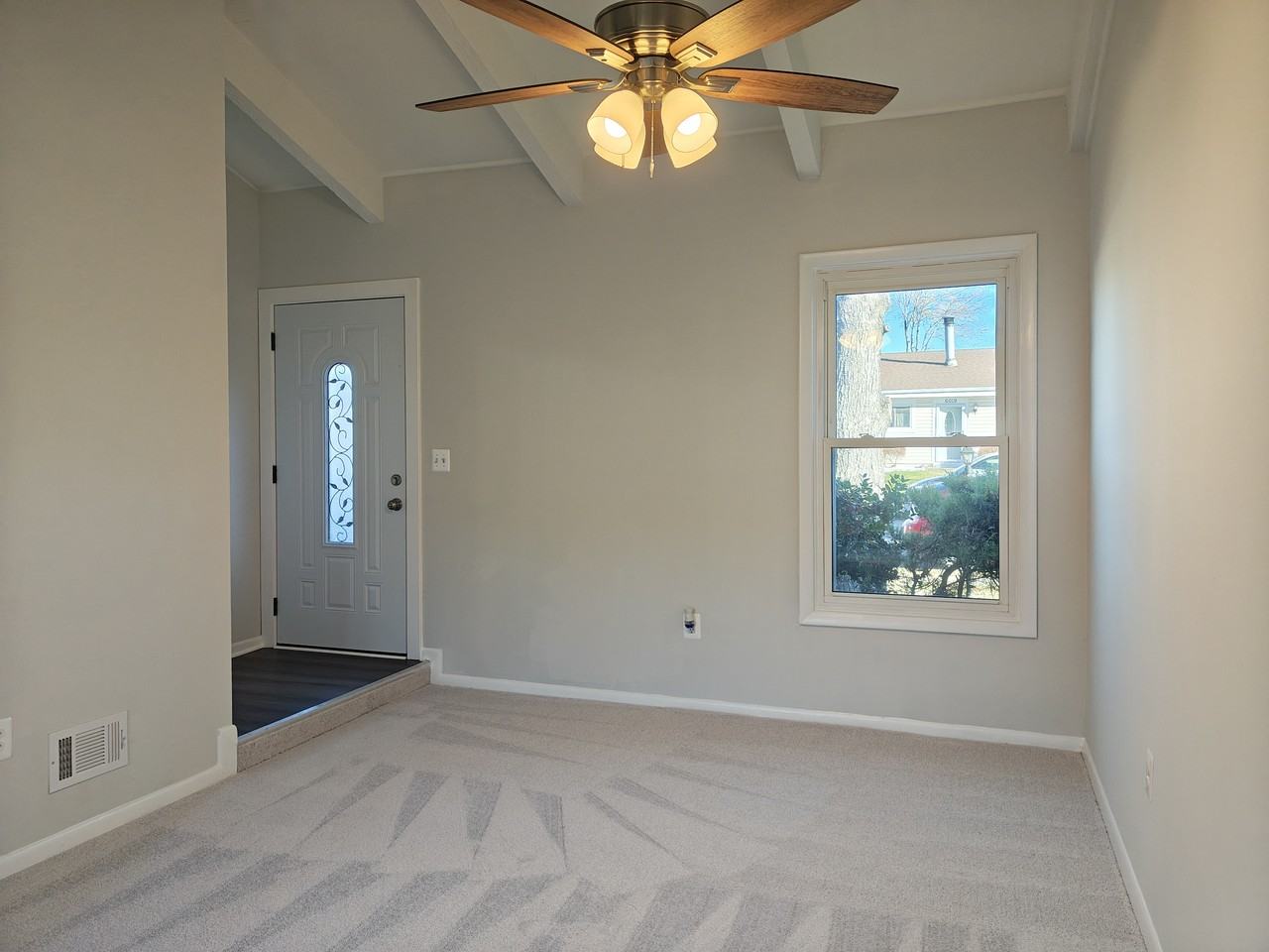 6018 Regents Park Road - Photo 2 of 3