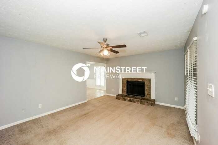 140 Paces Way - Photo 2 of 16