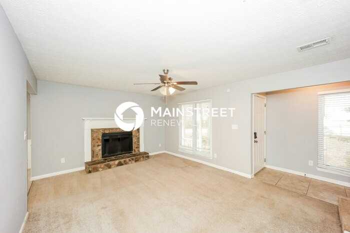 140 Paces Way - Photo 4 of 16