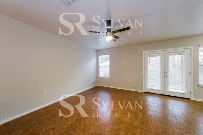 5920 Silver Screen Dr - Photo 4 of 16