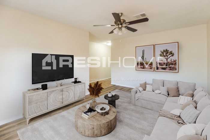 1701 Se 5th St - Photo 3 of 17