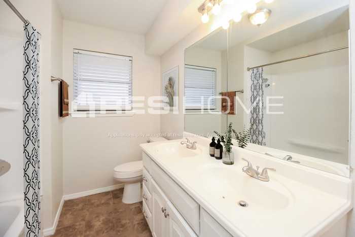 1701 Se 5th St - Photo 7 of 17