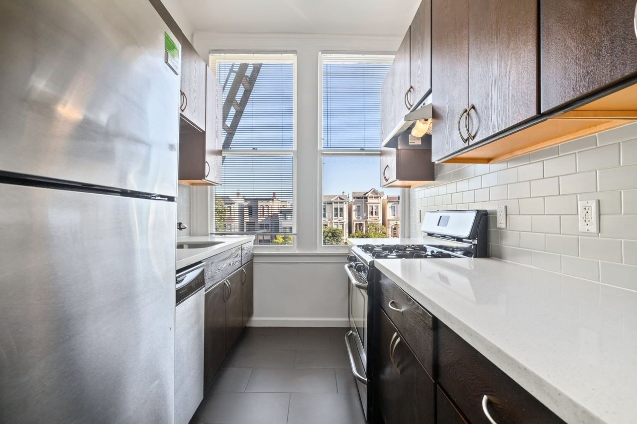 2619 Mission - Photo 4 of 18