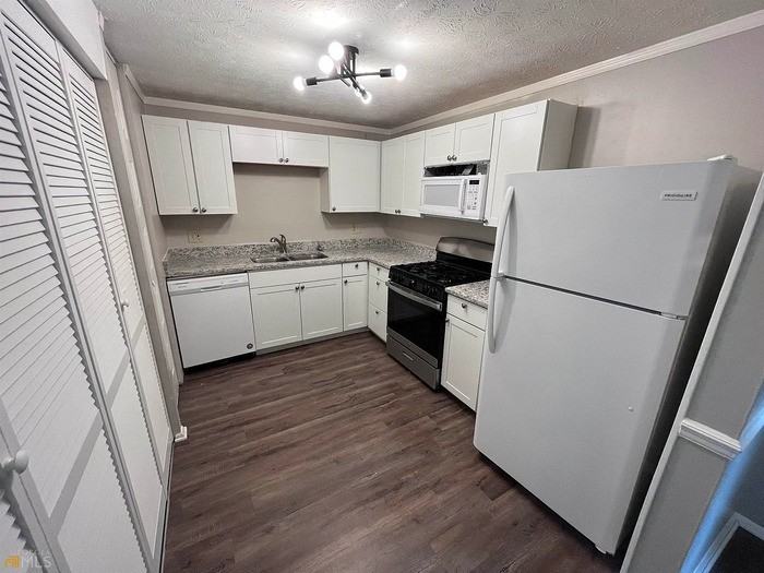 3723 Bramblevine Cir - Photo 3 of 13