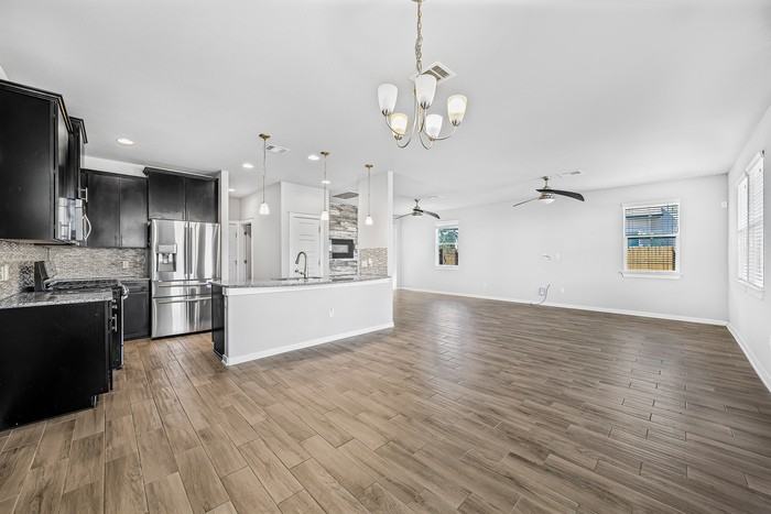 5001 Ingersoll Ln - Photo 2 of 16