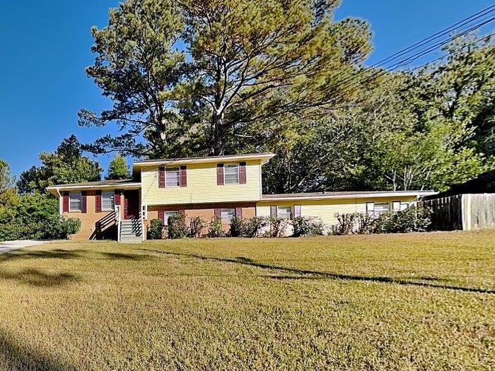 8238 Redwood Drive - Photo 2 of 30