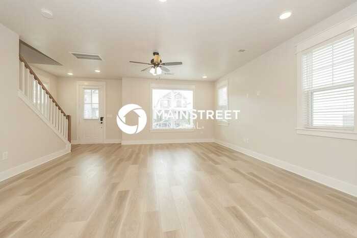 149 Oasis Dr - Photo 2 of 19