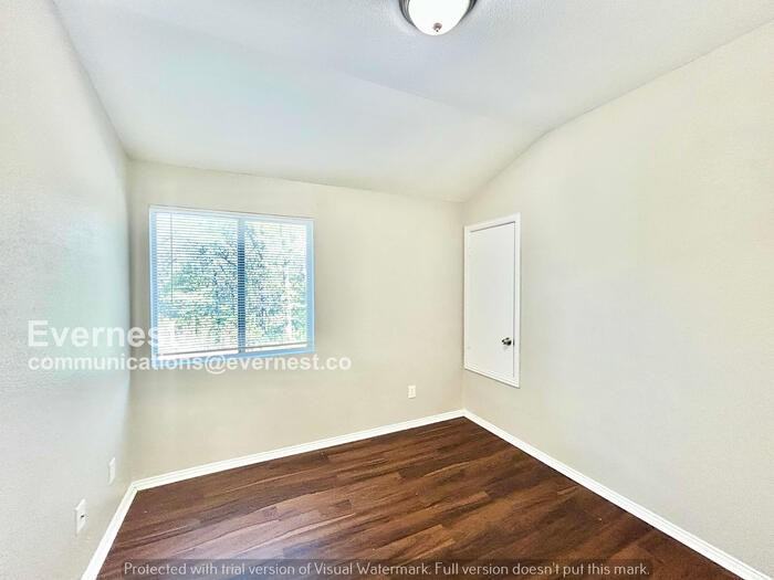 256 Creek Cove Drive - Photo 3 of 20