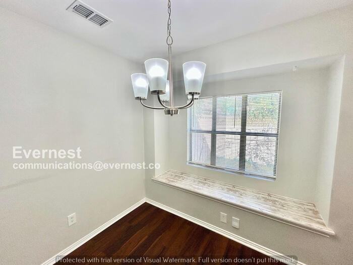 256 Creek Cove Drive - Photo 5 of 20