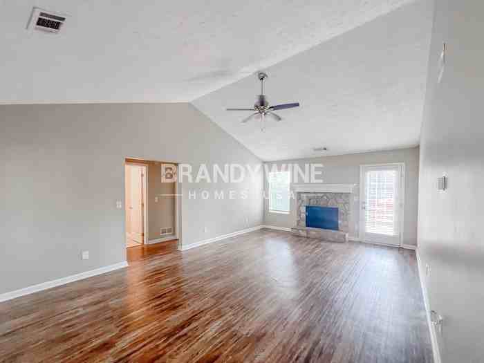 371 Walker Dr - Photo 5 of 29