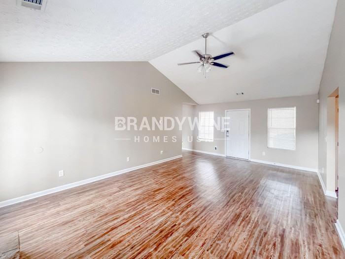 371 Walker Dr - Photo 6 of 29