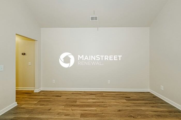 555 Kincaid Cove Ln - Photo 5 of 18