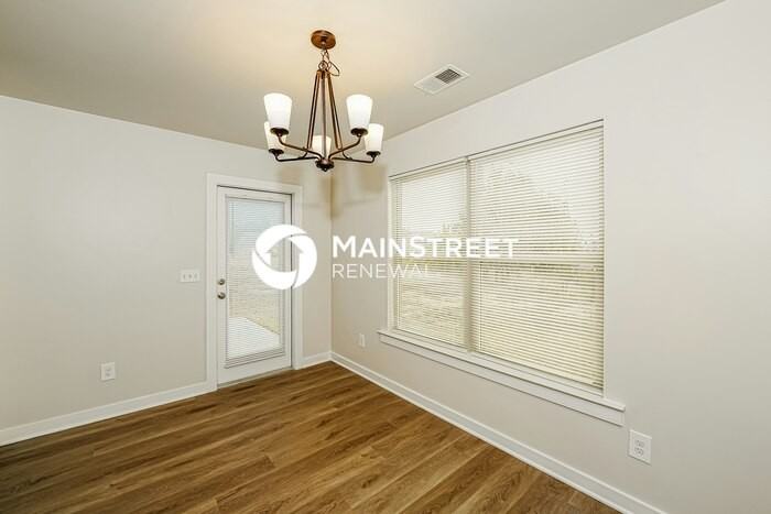 555 Kincaid Cove Ln - Photo 6 of 18