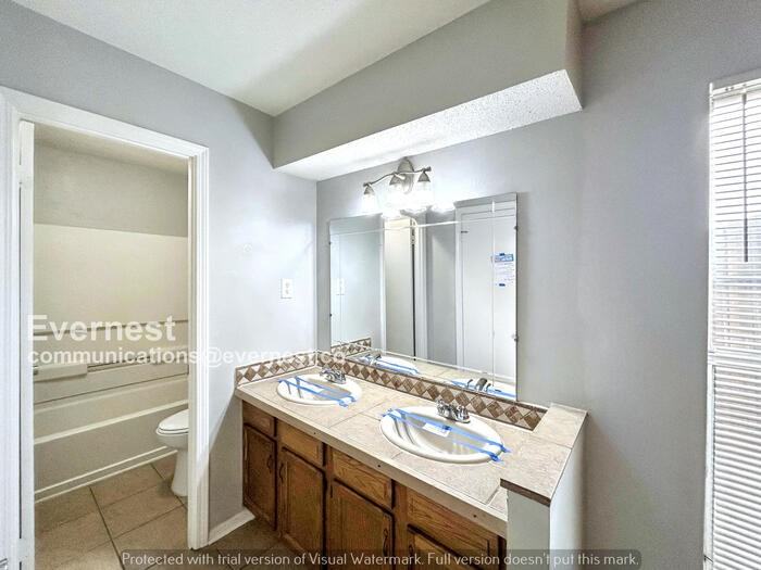 6220 Forestgate Rd - Photo 3 of 18