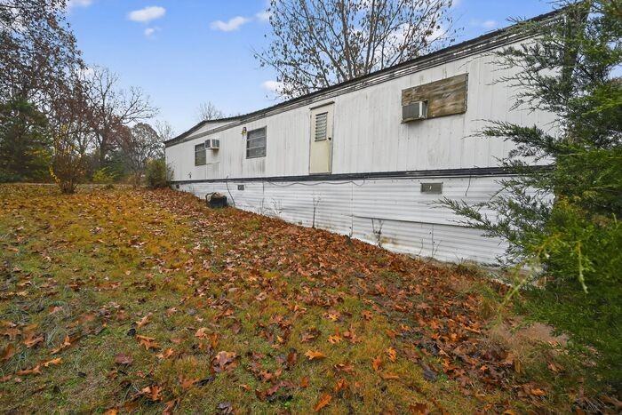 1305 Ridge Circle - Photo 4 of 25