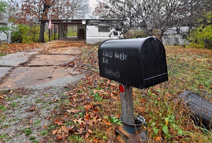 1305 Ridge Circle - Photo 5 of 25