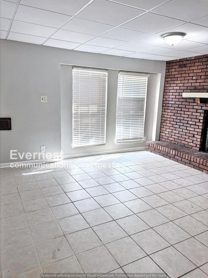 2902 Tall Tree Ln - Photo 3 of 18