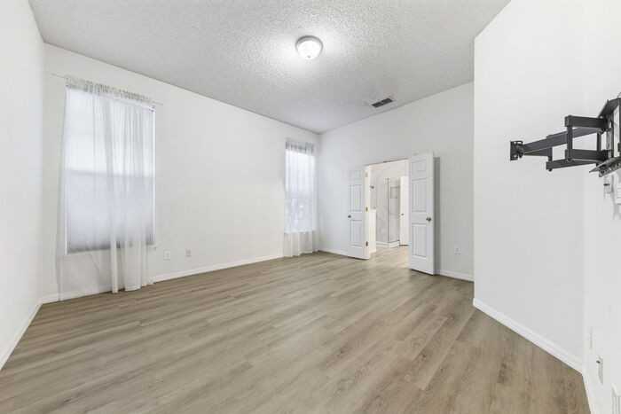 834 Lake Evalyn Dr - Photo 7 of 26