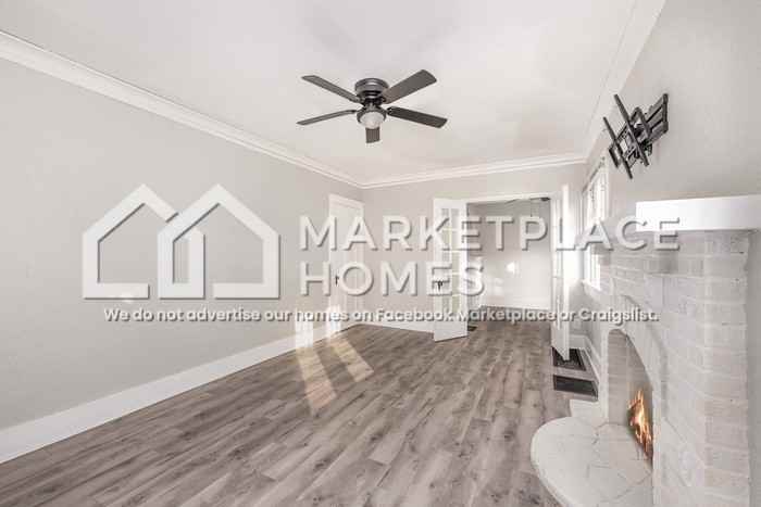 2716 N Main St #1 - Photo 5 of 18