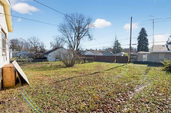 2405 West 10th Street - Photo 7 of 26