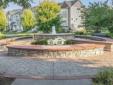 11914 Emery Village Drive North - Photo 3 of 29