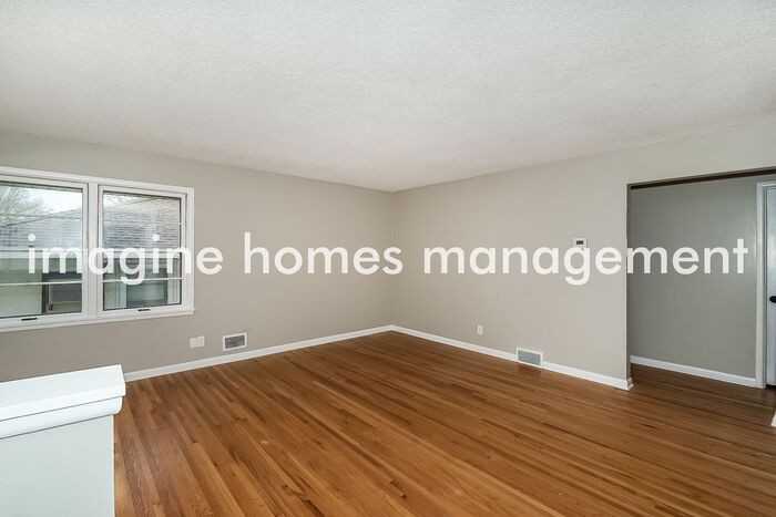 3052 Oregon Ave S - Photo 4 of 18