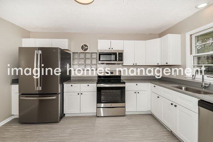 3052 Oregon Ave S - Photo 6 of 18