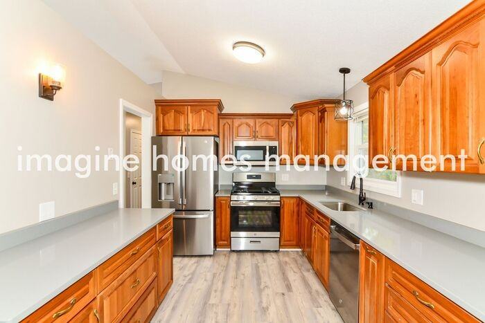 10902 Oak Knoll Terrace South - Photo 4 of 15