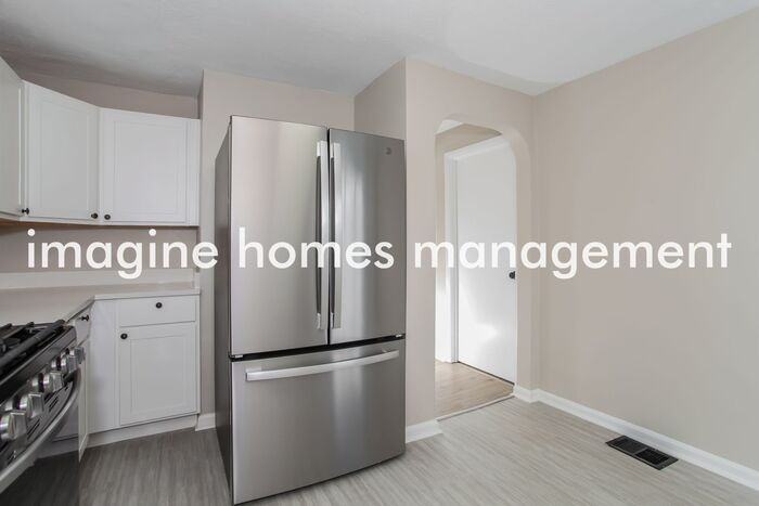 4511 Leslie Ave - Photo 6 of 15