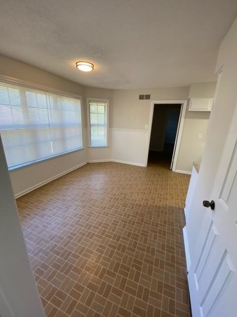 2768 Welchlawn Cv - Photo 2 of 9
