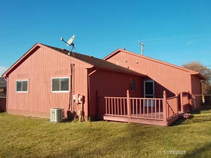 16682 Eastland Street - Photo 2 of 13