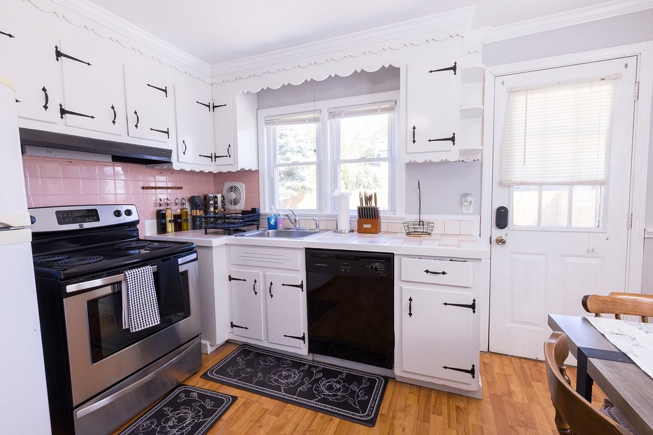 30 Florence Ave #NA - Photo 6 of 29