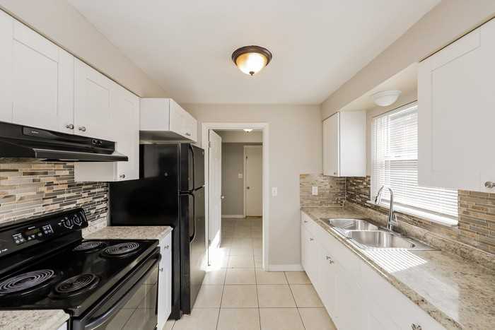 5448 63rd Way N - Photo 6 of 12