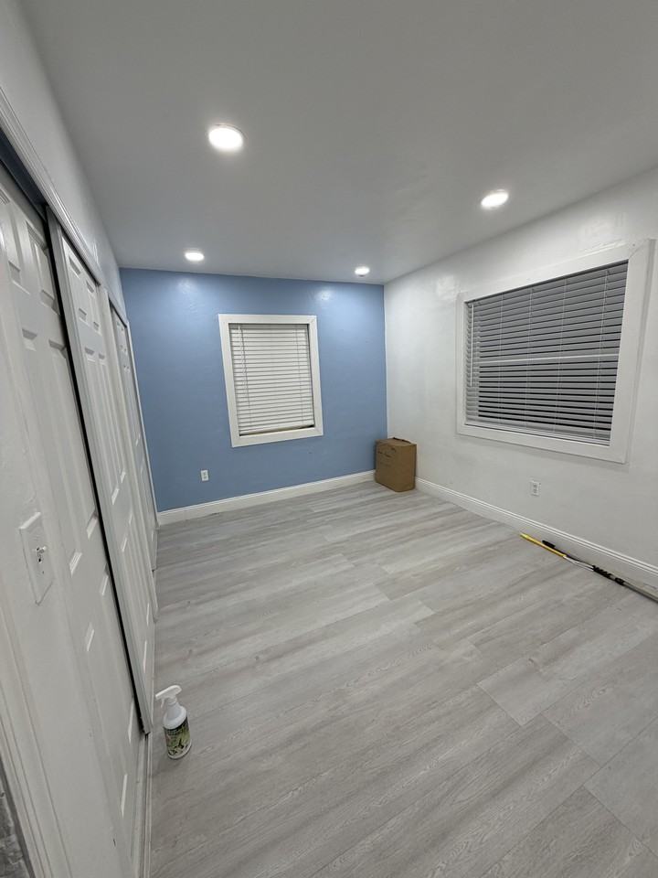 3565 Nw 81st Ter #NA - Photo 6 of 7