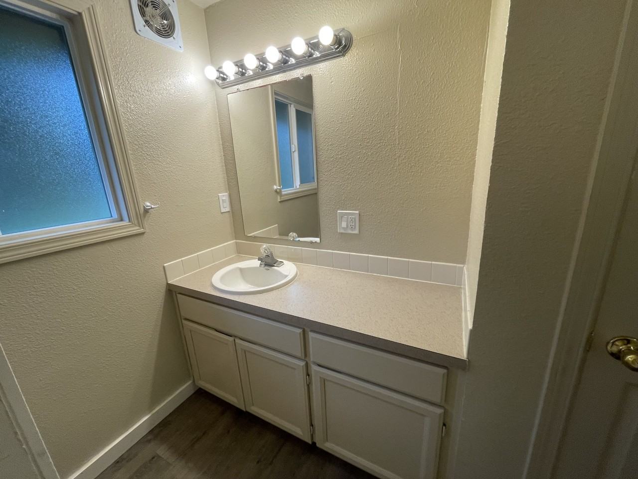 182 Bridge Street #182 - Photo 5 of 17